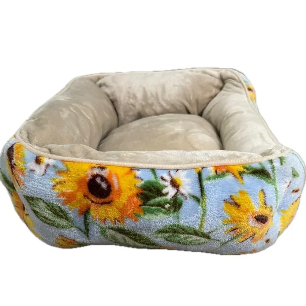 Vera Bradley Pet Bed in Sunflower Sky - Small - Medium - 26200 Lt. Blue Yellow